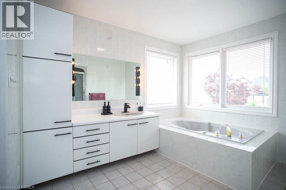 7 Cooper Court, Brantford, Ontario  N3T 6G7 - Photo 30 - 40862060
