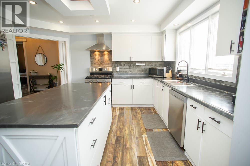 7 Cooper Court, Brantford, Ontario  N3T 6G7 - Photo 9 - 40862060