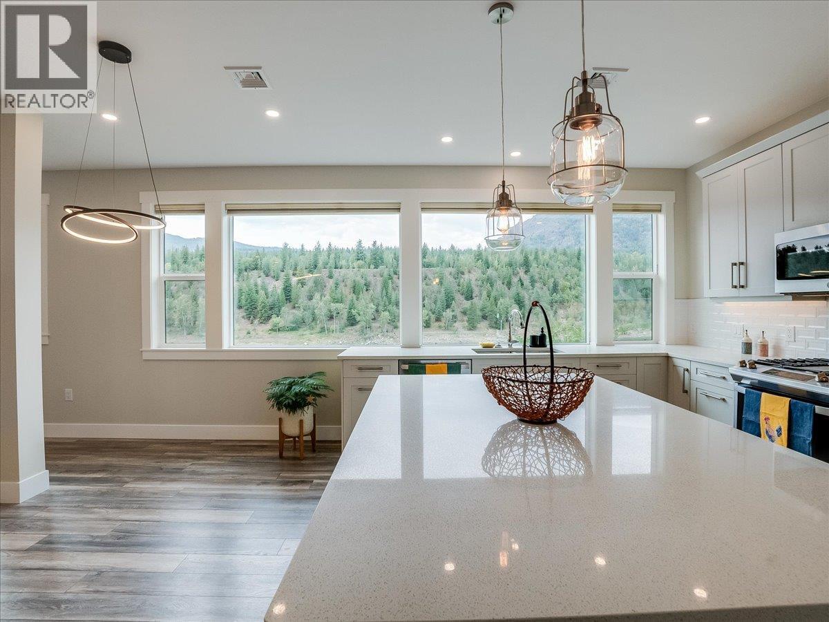 8305 Old Waneta Road, Trail, British Columbia  V1R 4W9 - Photo 16 - 10400044