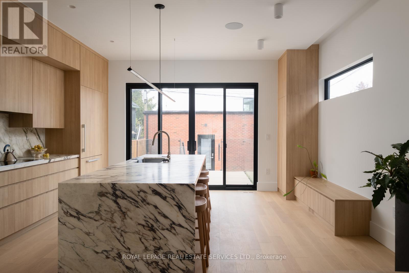 393a Arlington Avenue, Toronto, Ontario  M6C 3A1 - Photo 17 - C13765424