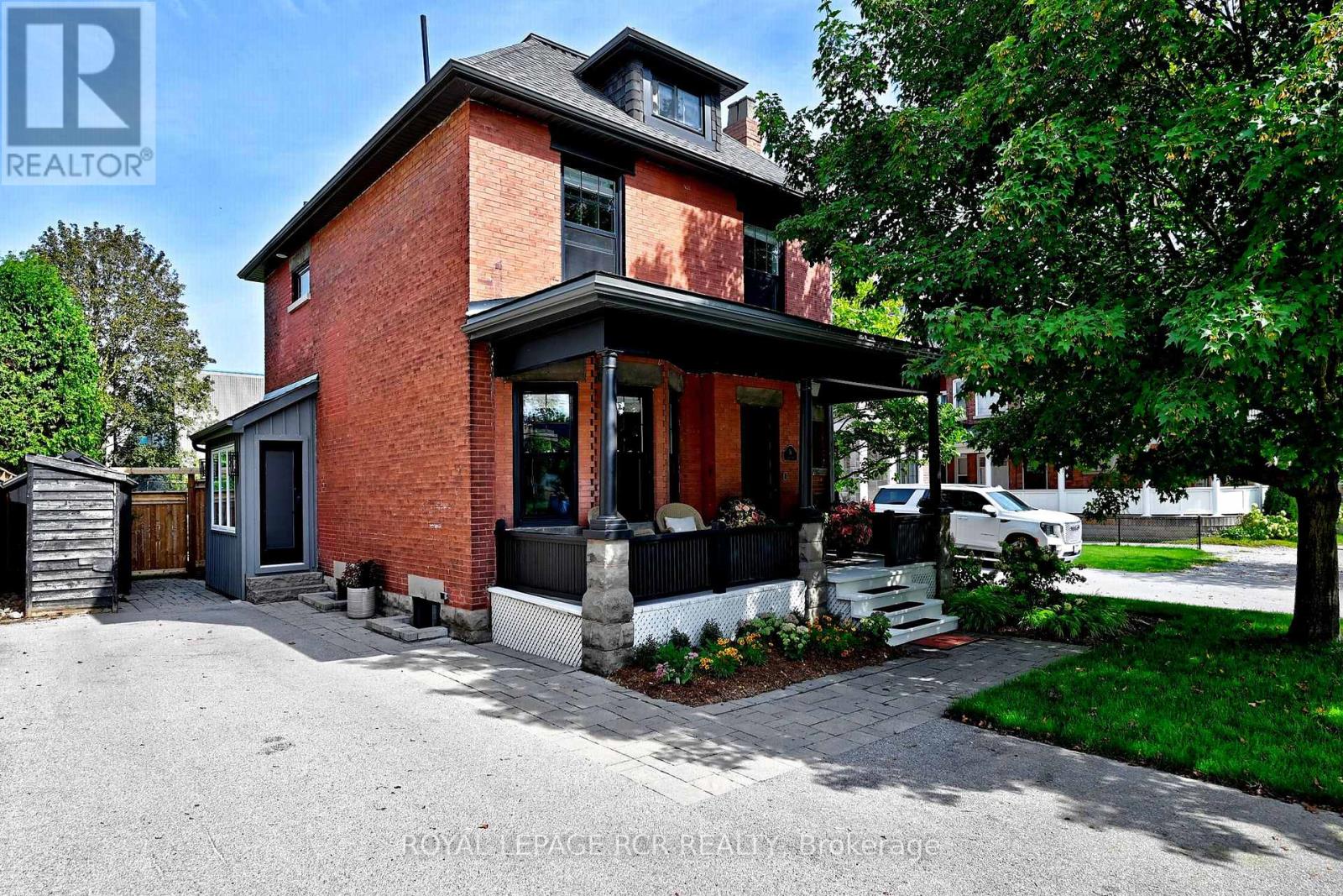58 Tyler Street, Aurora, Ontario  L4G 2N2 - Photo 2 - N13766652