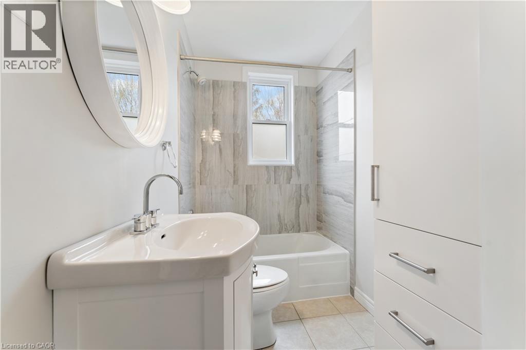 65 East 11th Street Unit# Main Floor, Hamilton, Ontario  L9A 3T3 - Photo 11 - 40859759