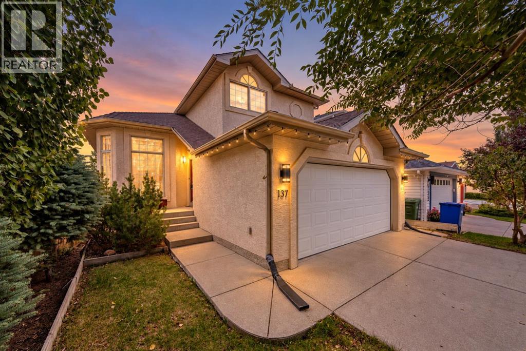 137 Sierra Vista Terrace SW, Calgary, Alberta  T3H 3C4 - Photo 3 - A2342865