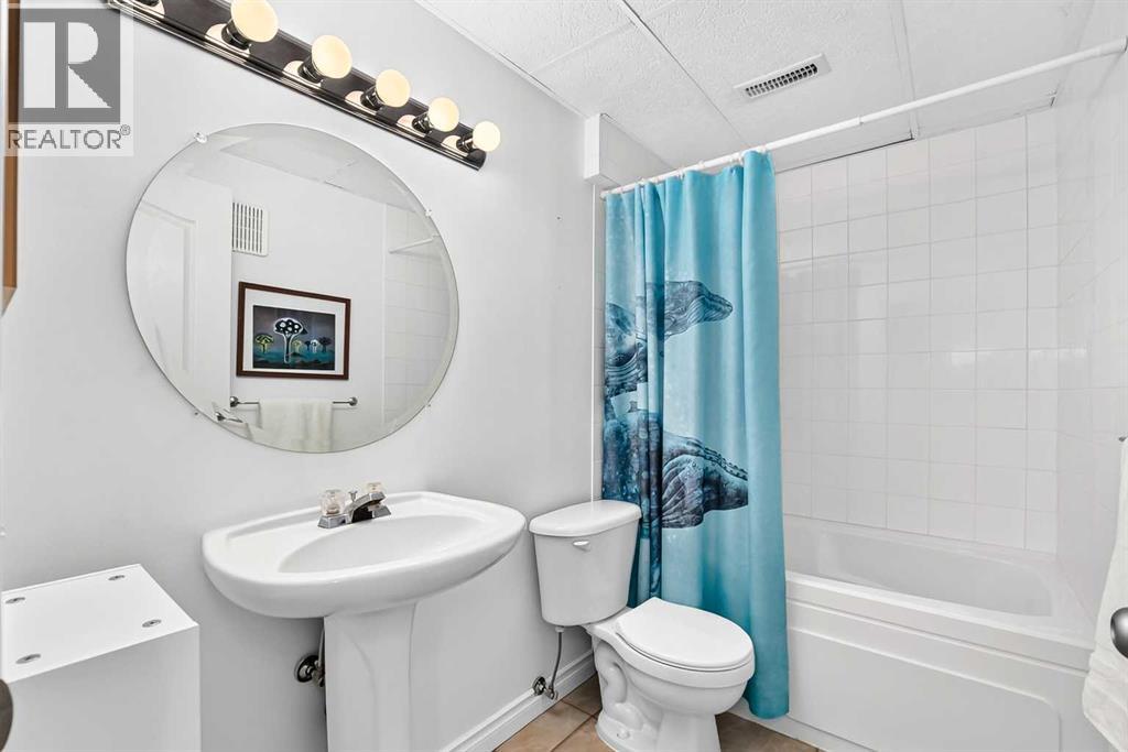 137 Sierra Vista Terrace SW, Calgary, Alberta  T3H 3C4 - Photo 41 - A2342865