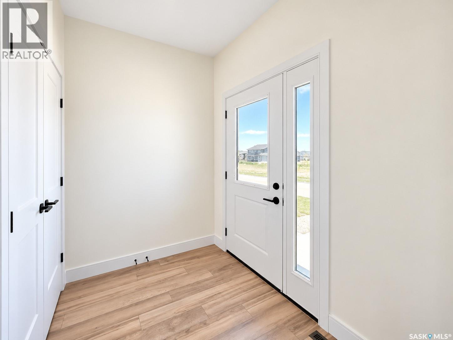 213 Veterans Drive, Warman, Saskatchewan  S0K 4S5 - Photo 2 - SK048066