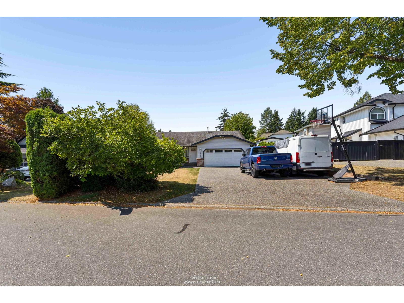 8673 149 STREET, surrey, British Columbia