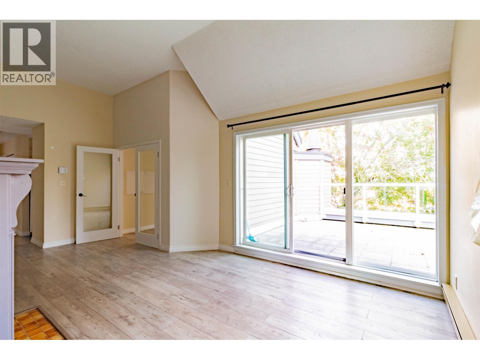 306 5025 Sanders Street, Burnaby, British Columbia  V5H 1S8 - Photo 5 - R3163180