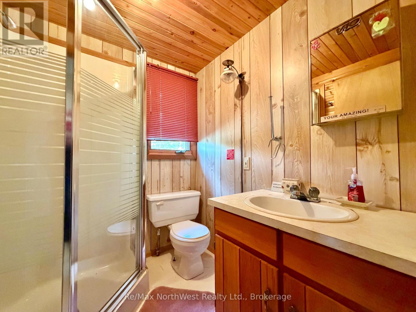 Single Family House photo 10