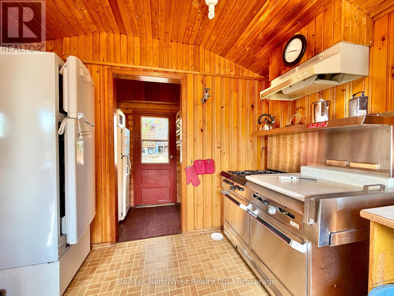 Single Family House photo 11