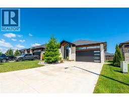 616 MEAD COURT, Sarnia, Ontario