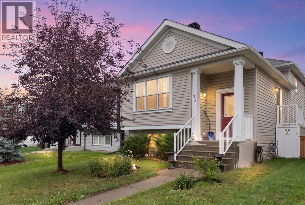 128 Copperstone Grove SE, calgary, Alberta