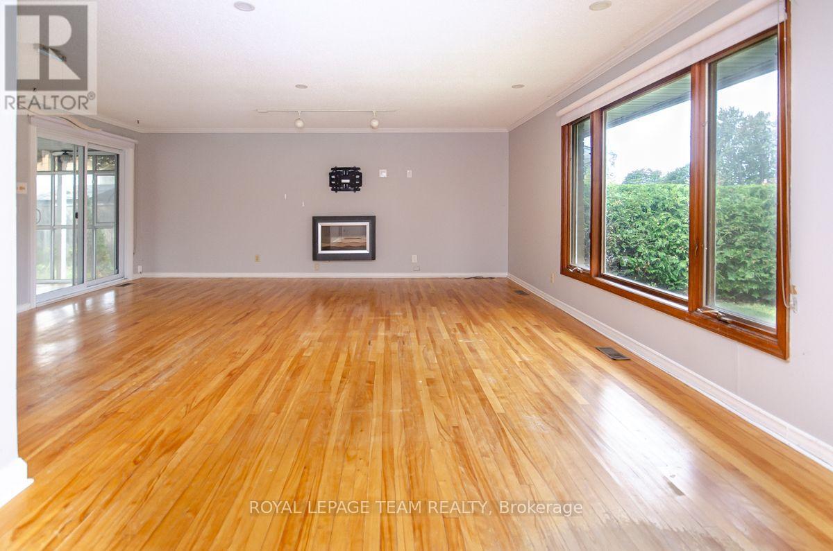 84 Starwood Road, Ottawa, Ontario  K2G 1Z5 - Photo 3 - X13645174