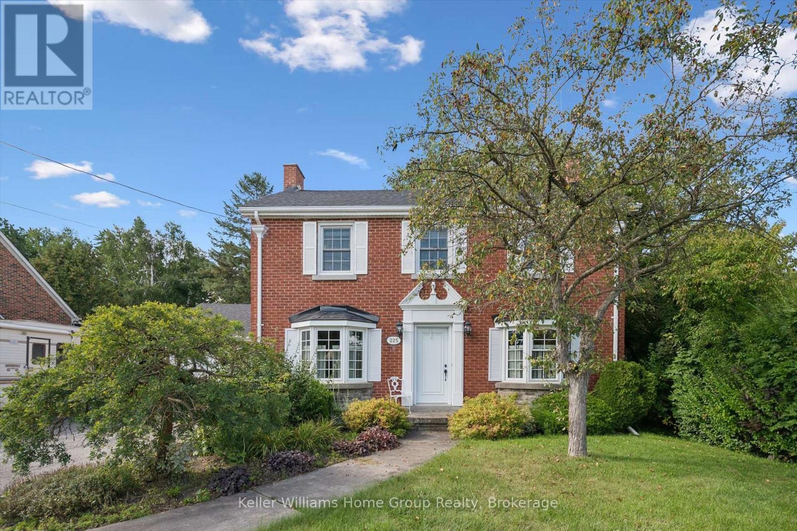 225 Elora Street, Centre Wellington (Fergus), Ontario  N1M 1Y9 - Photo 1 - X13767152