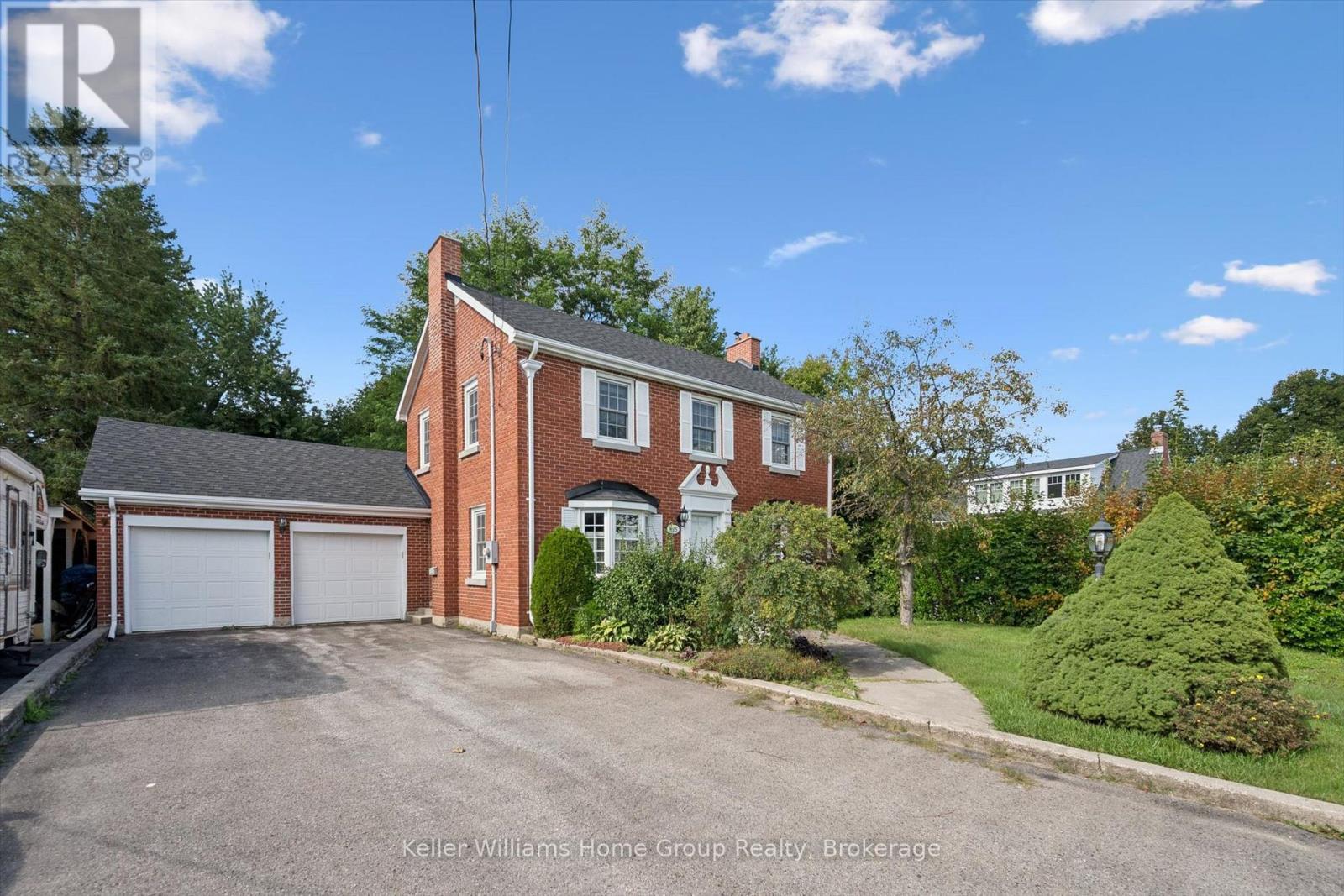 225 Elora Street, Centre Wellington (Fergus), Ontario  N1M 1Y9 - Photo 2 - X13767152