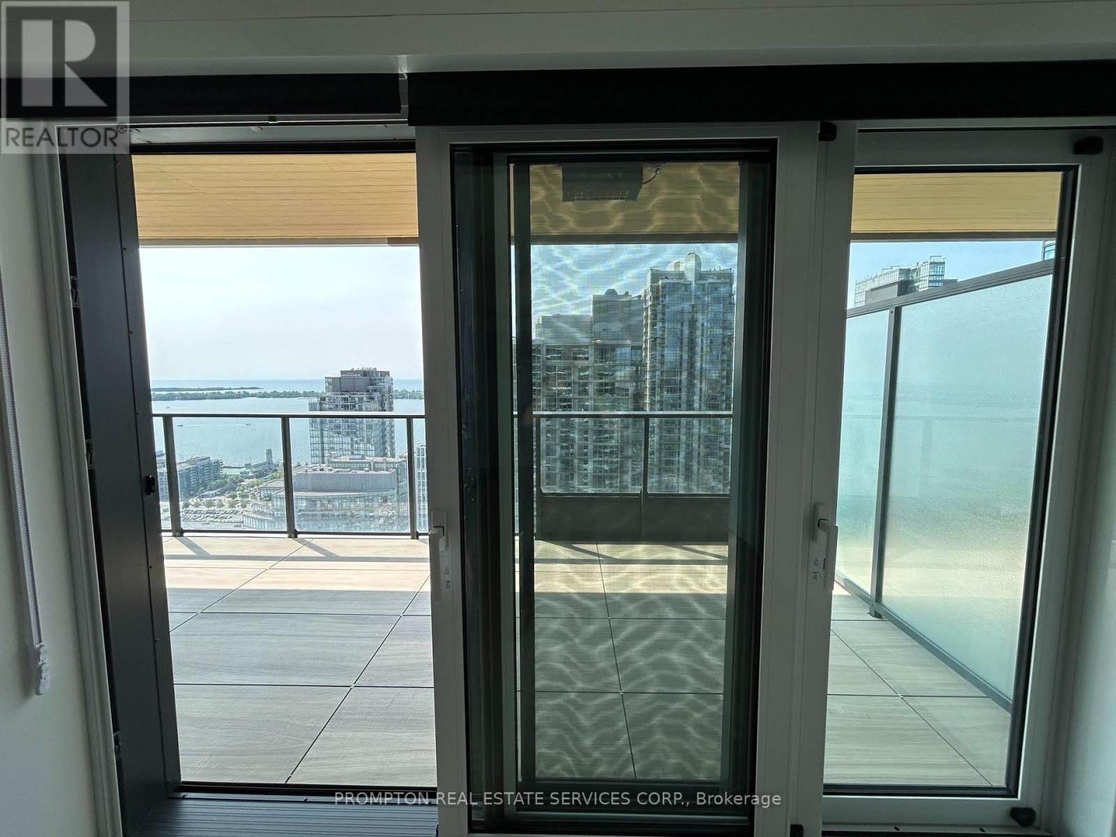 4008 - 1 Concord Cityplace Way, Toronto (Waterfront Communities), Ontario  M5V 0X3 - Photo 9 - C13767180