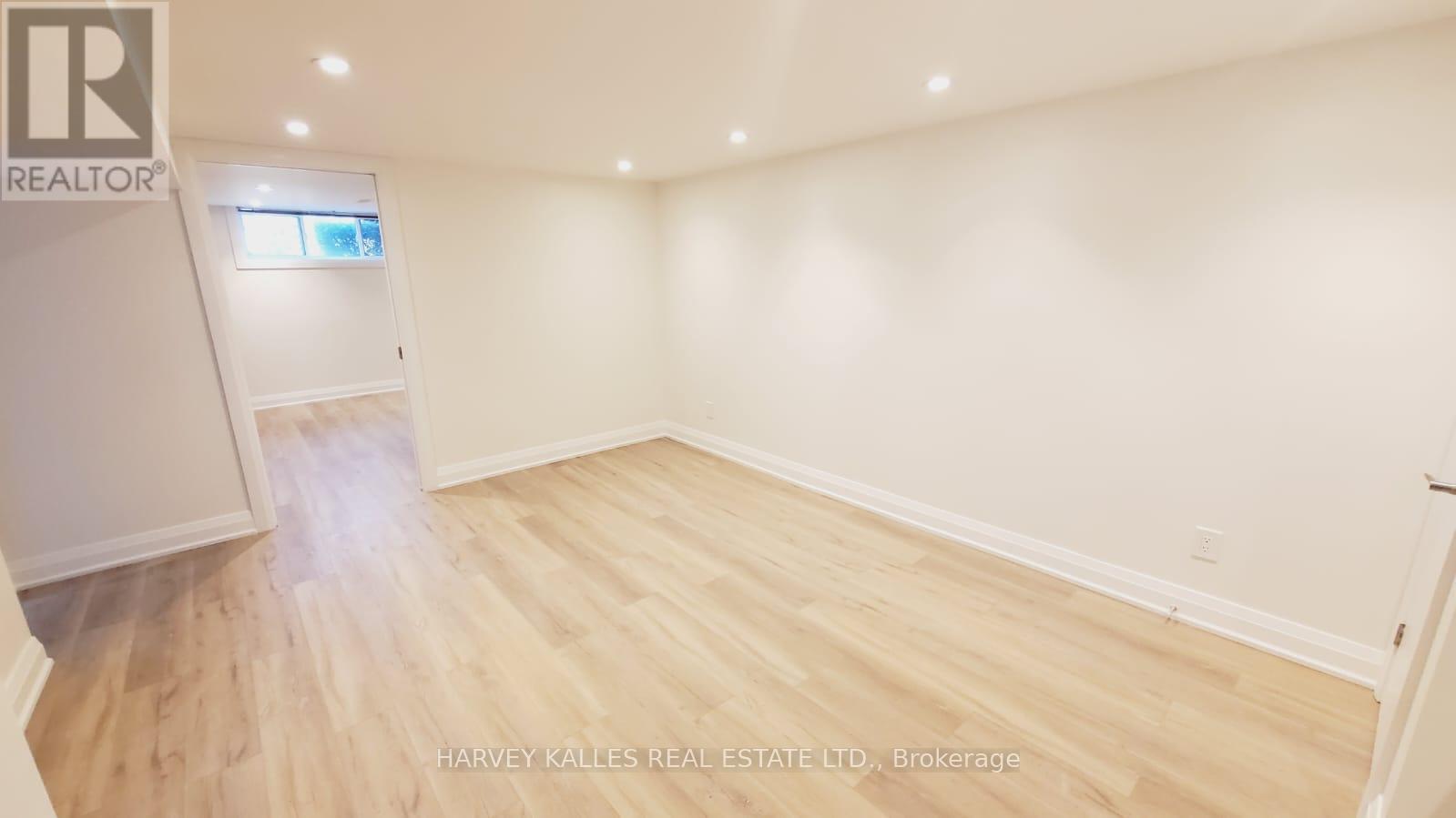Bsmt 2 - 550 Glencairn Avenue, Toronto (Englemount-Lawrence), Ontario  M6B 1Z4 - Photo 3 - C13767190