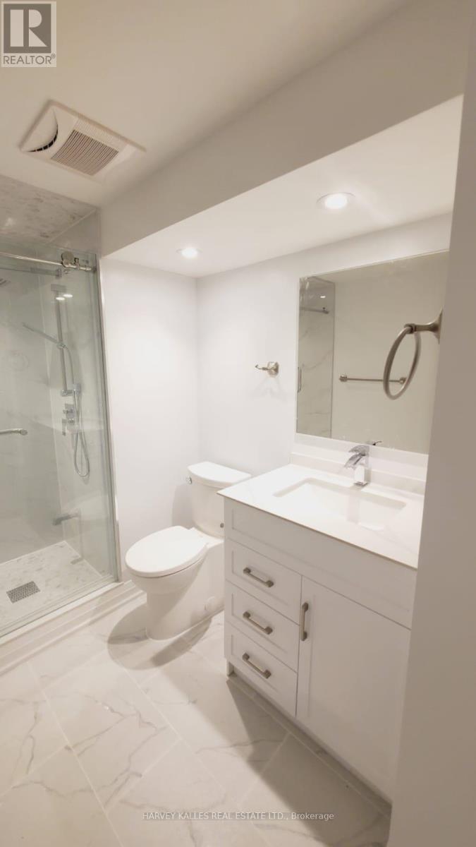 Bsmt 2 - 550 Glencairn Avenue, Toronto (Englemount-Lawrence), Ontario  M6B 1Z4 - Photo 4 - C13767190