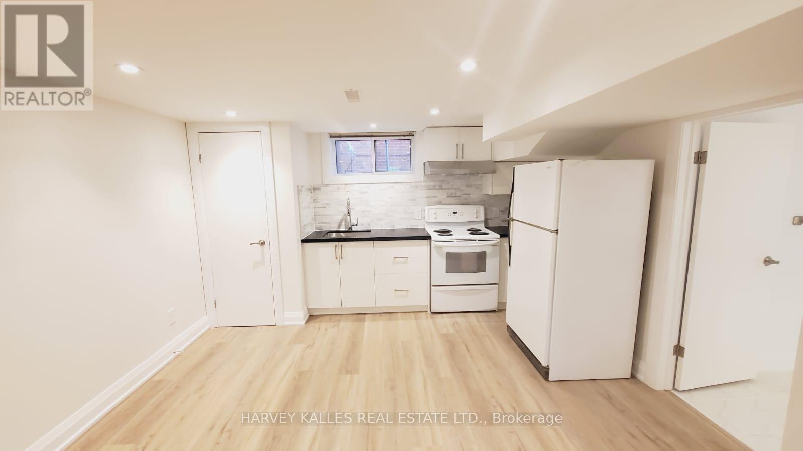 Bsmt 2 - 550 Glencairn Avenue, Toronto (Englemount-Lawrence), Ontario  M6B 1Z4 - Photo 6 - C13767190