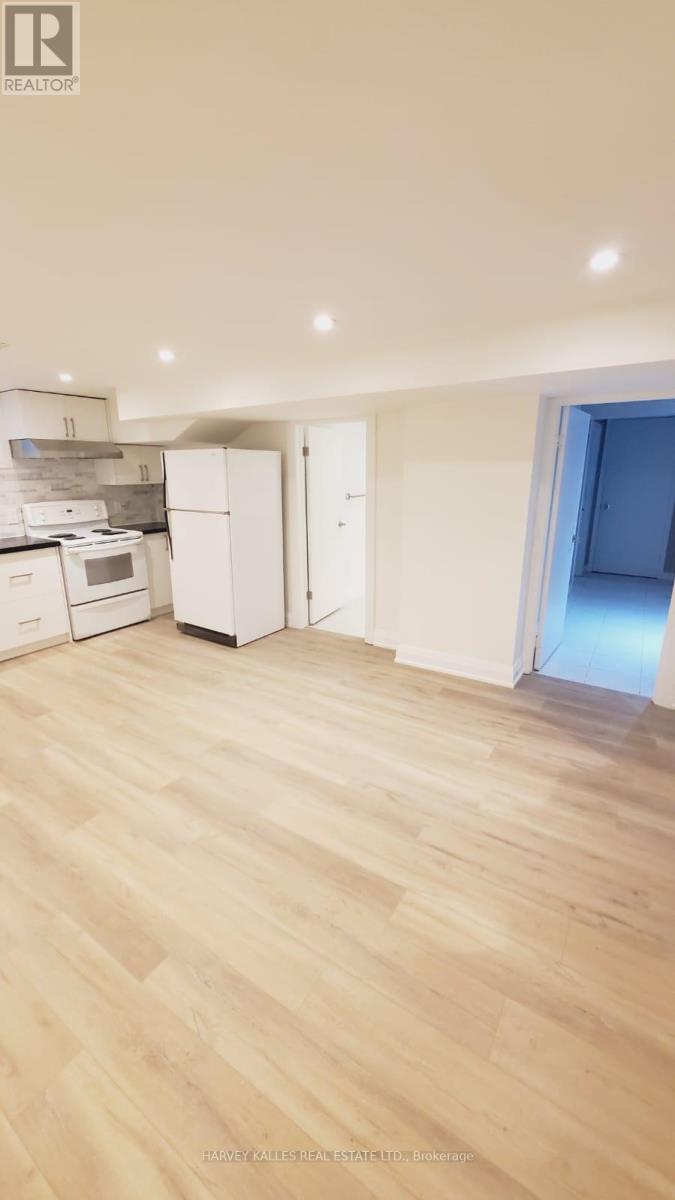 Bsmt 2 - 550 Glencairn Avenue, Toronto (Englemount-Lawrence), Ontario  M6B 1Z4 - Photo 7 - C13767190