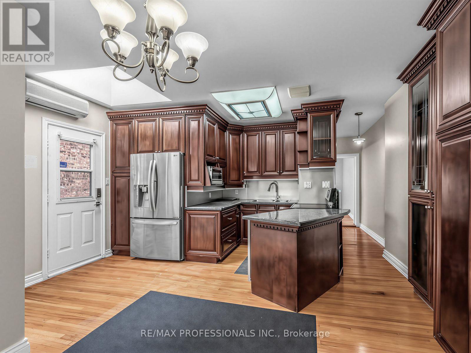 168 Markham Street, Toronto, Ontario M6J 2G6 - Photo 10 - C13767196