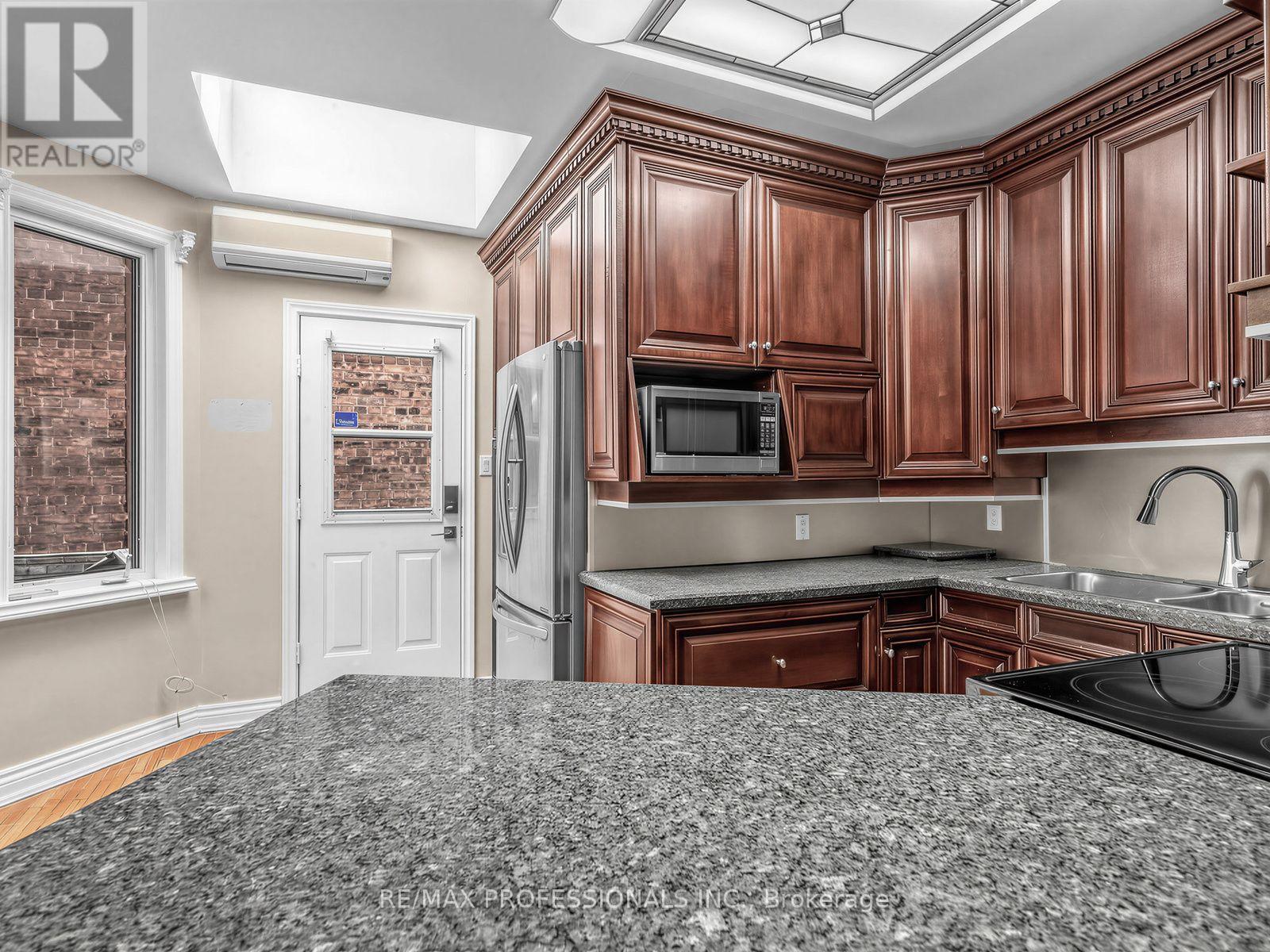 168 Markham Street, Toronto, Ontario M6J 2G6 - Photo 13 - C13767196
