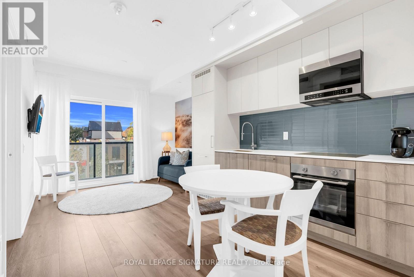 212 - 863 ST. CLAIR AVENUE W, Toronto, Ontario