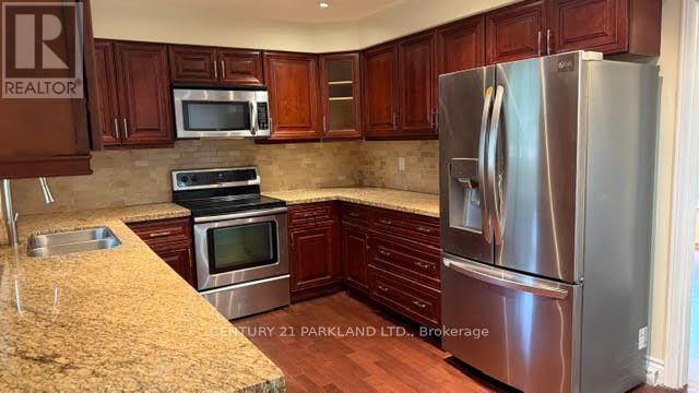 28 Pinnacle Road, Toronto (St. Andrew-Windfields), Ontario  M2L 2V8 - Photo 11 - C13767242