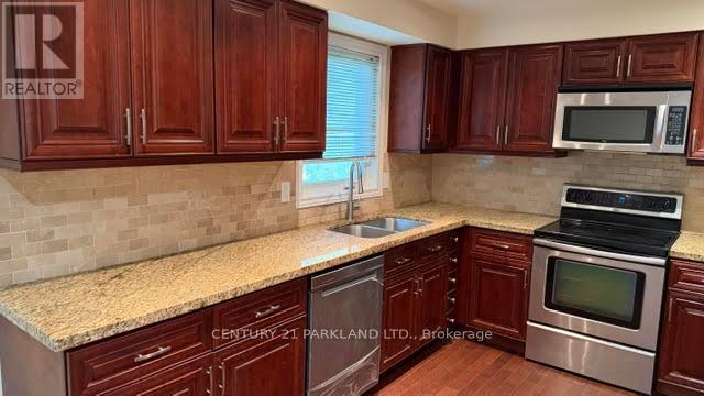 28 Pinnacle Road, Toronto (St. Andrew-Windfields), Ontario  M2L 2V8 - Photo 12 - C13767242