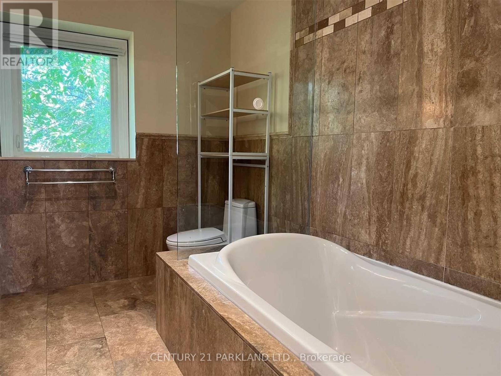 28 Pinnacle Road, Toronto (St. Andrew-Windfields), Ontario  M2L 2V8 - Photo 32 - C13767242