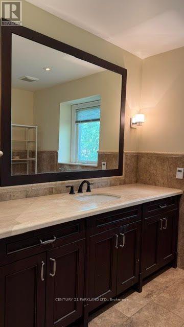 28 Pinnacle Road, Toronto (St. Andrew-Windfields), Ontario  M2L 2V8 - Photo 33 - C13767242