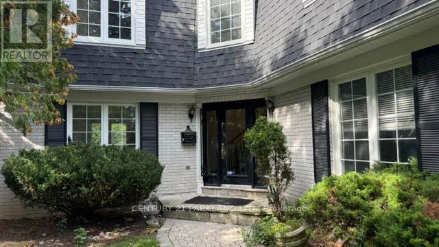 28 Pinnacle Road, Toronto (St. Andrew-Windfields), Ontario  M2L 2V8 - Photo 4 - C13767242