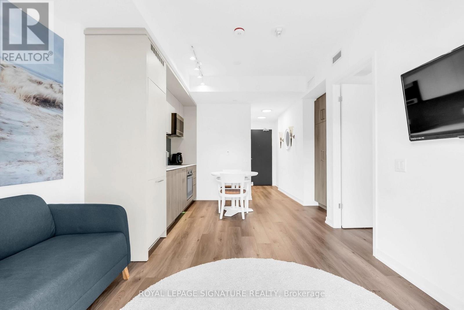 212 - 863 St. Clair Avenue W, Toronto, Ontario  M6C 0B2 - Photo 3 - C13767256