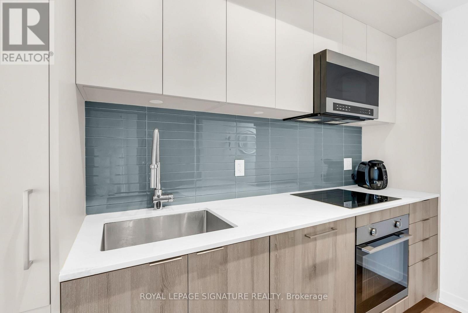 212 - 863 St. Clair Avenue W, Toronto, Ontario  M6C 0B2 - Photo 8 - C13767256