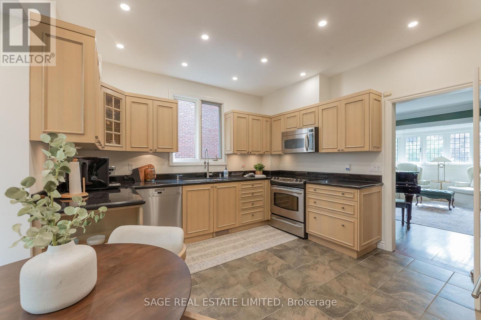 43 Oriole Road, Toronto, Ontario  M4V 2E6 - Photo 19 - C13767270