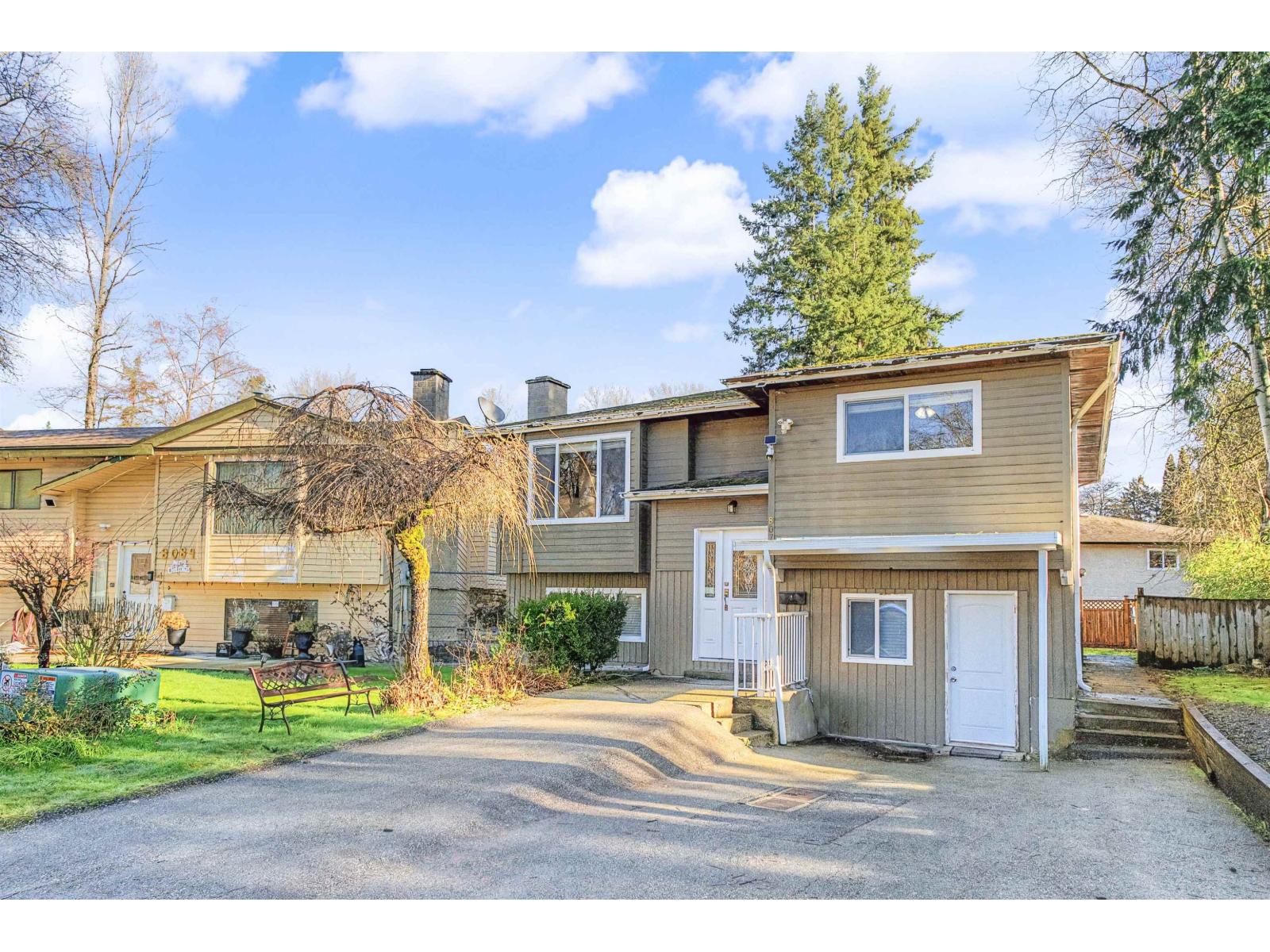 8076 139a Street, Surrey, British Columbia  V3W 8P6 - Photo 3 - R3163572