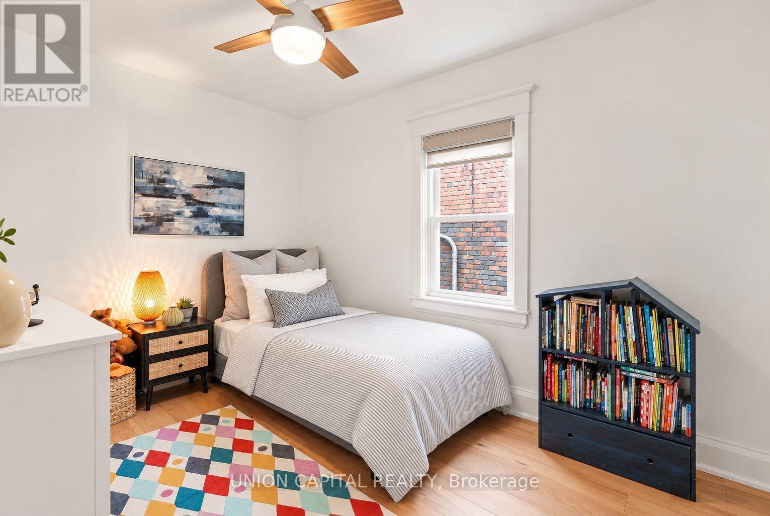 72 Robbins Avenue, Toronto (Woodbine Corridor), Ontario  M4L 1X3 - Photo 15 - E13767036