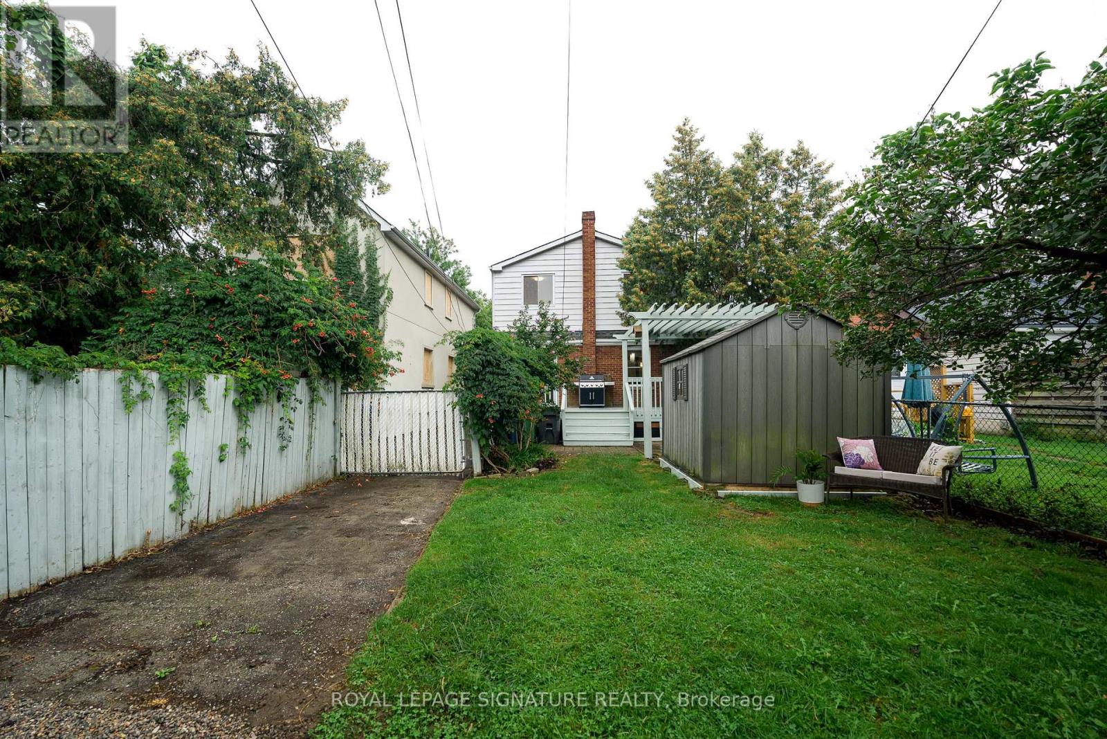 14 Sutherland Avenue, Toronto, Ontario  M4C 1R9 - Photo 31 - E13767134