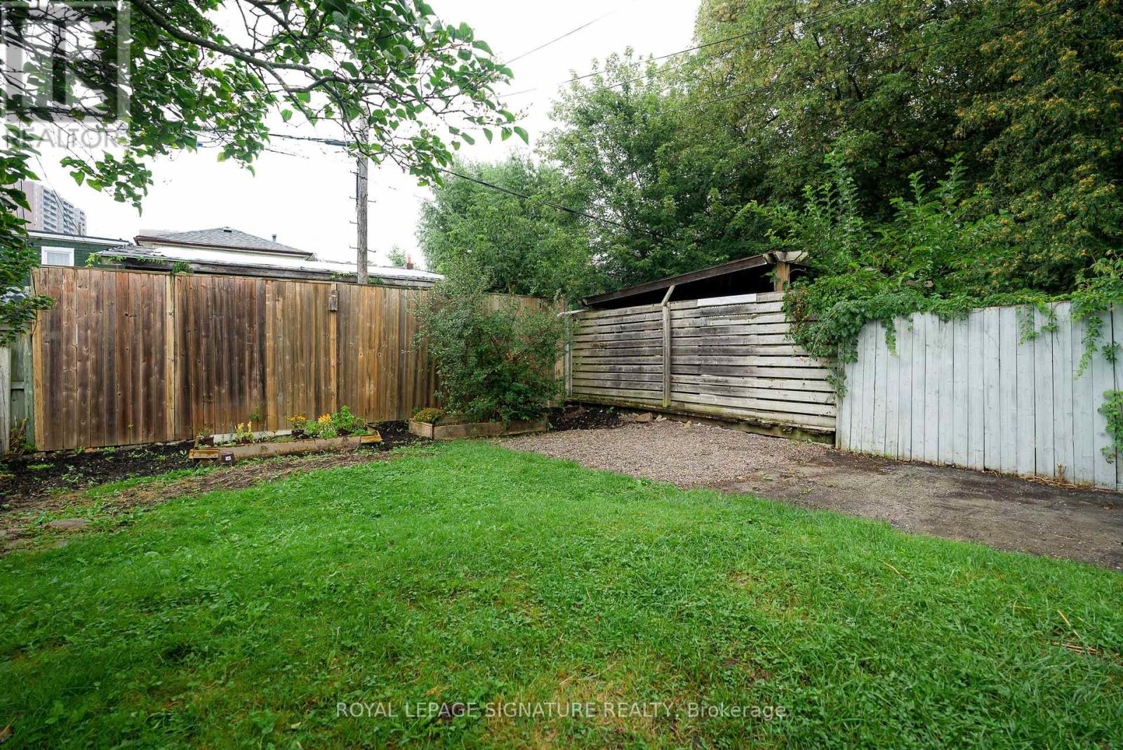 14 Sutherland Avenue, Toronto, Ontario  M4C 1R9 - Photo 33 - E13767134