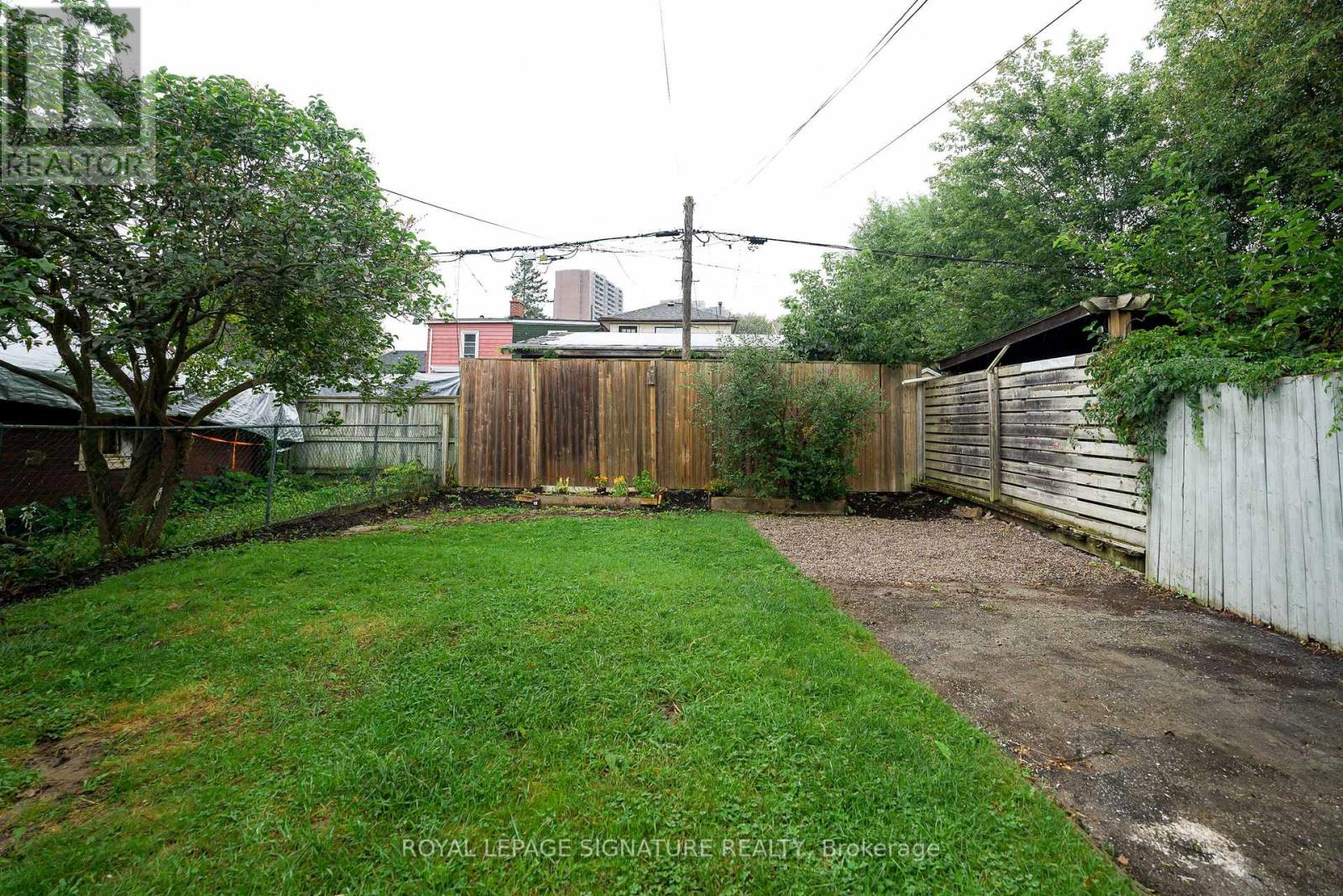 14 Sutherland Avenue, Toronto, Ontario  M4C 1R9 - Photo 34 - E13767134