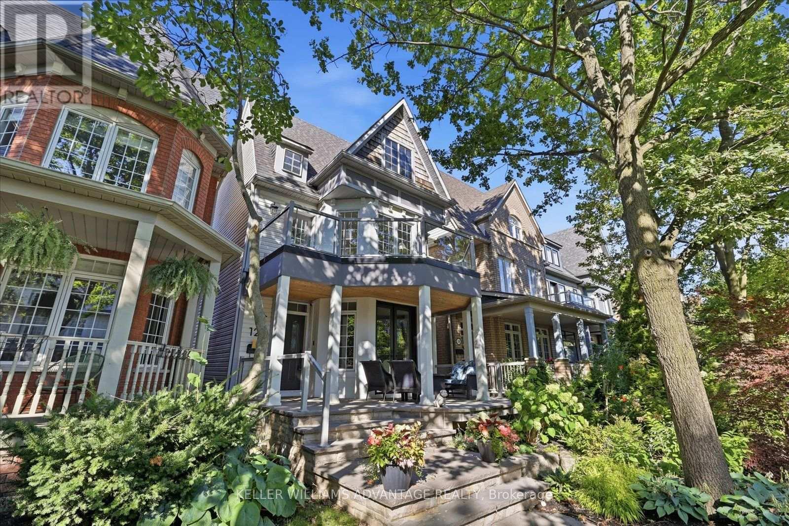 128 BOARDWALK DRIVE, Toronto, Ontario