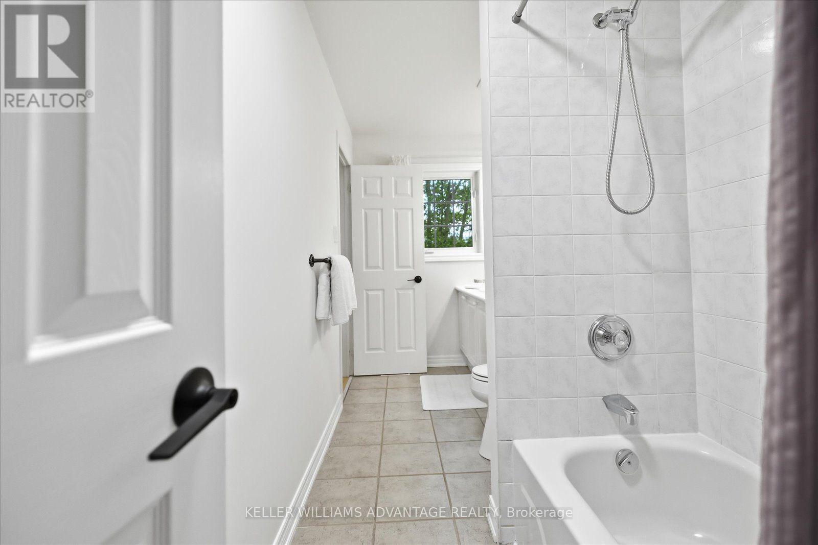 128 Boardwalk Drive, Toronto, Ontario  M4L 3X4 - Photo 17 - E13767278