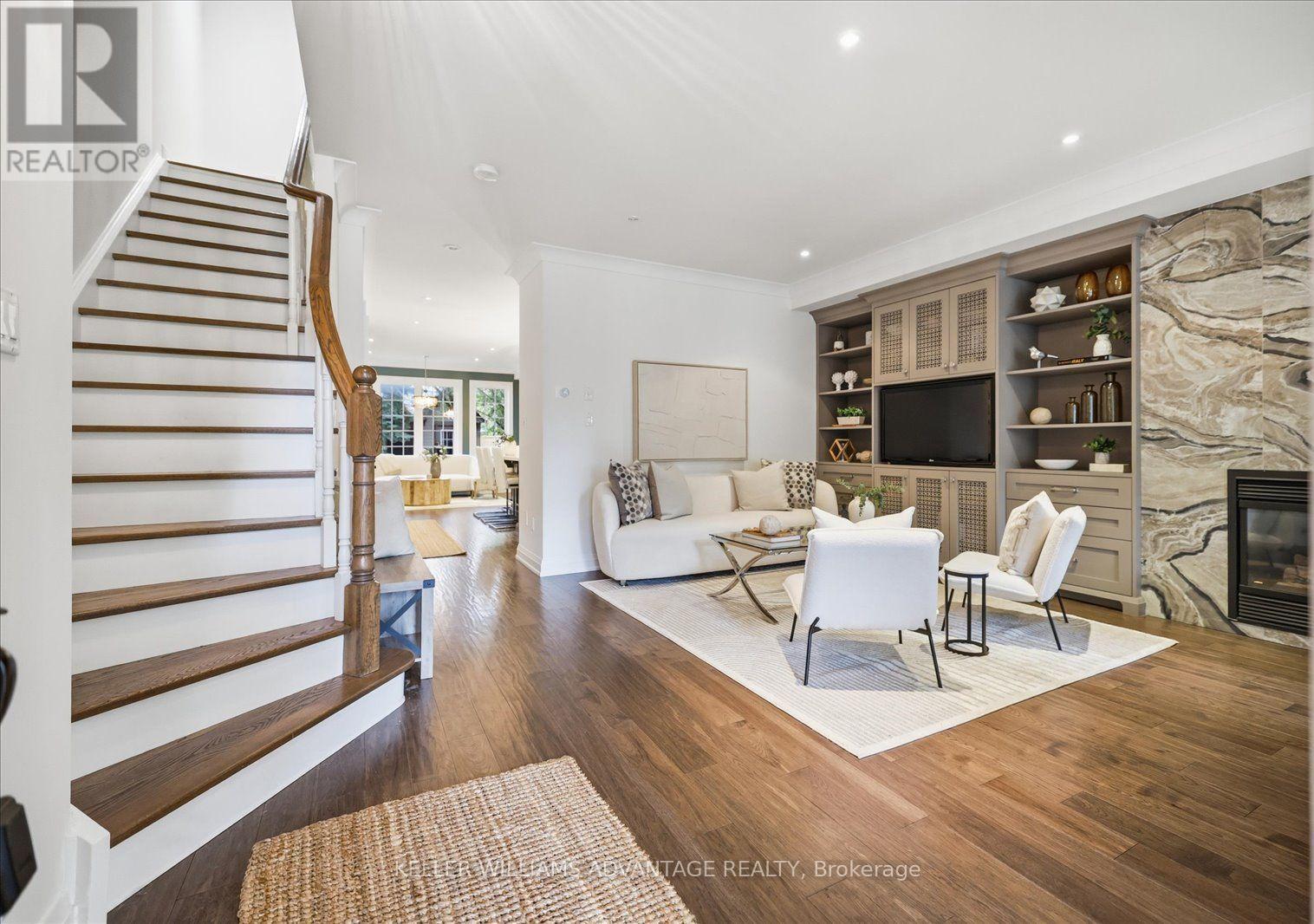 128 Boardwalk Drive, Toronto, Ontario  M4L 3X4 - Photo 2 - E13767278