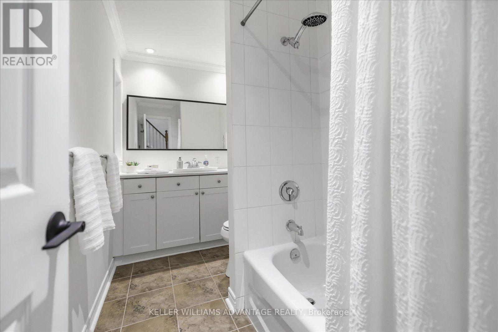 128 Boardwalk Drive, Toronto, Ontario  M4L 3X4 - Photo 20 - E13767278
