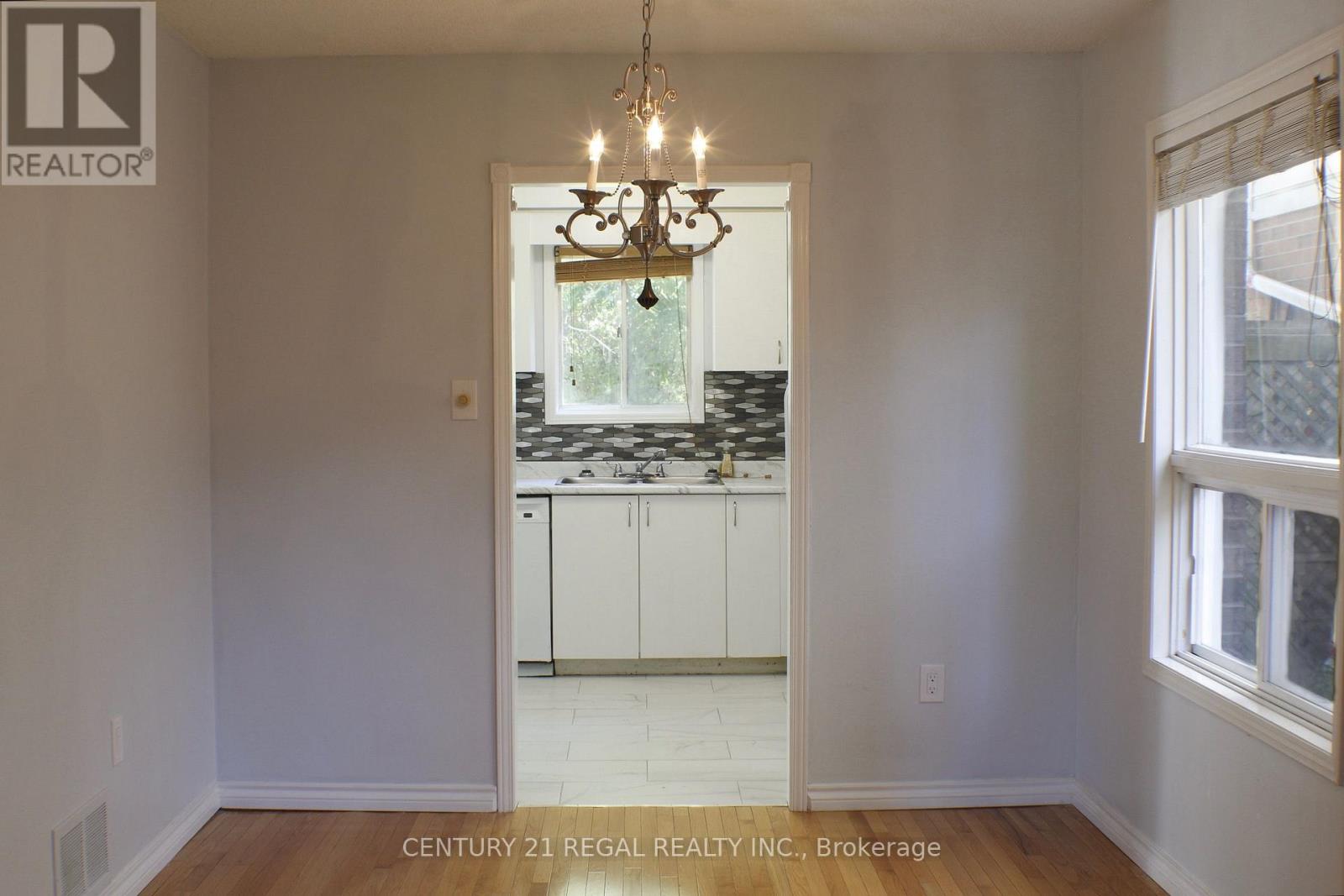 67 Fulton Crescent, Whitby, Ontario  L1R 2E1 - Photo 8 - E13767358