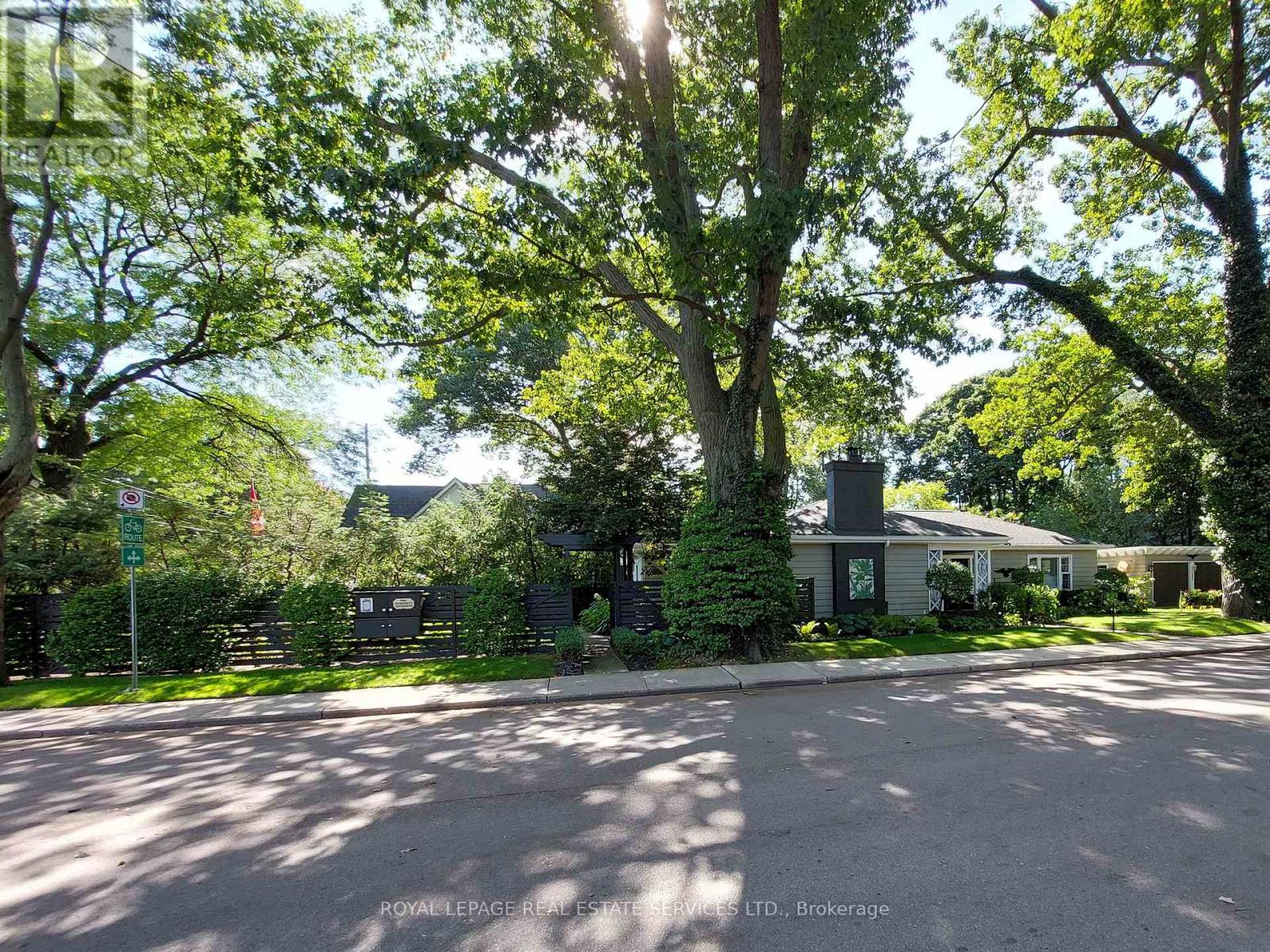 344 Maple Avenue, Oakville, Ontario  L6J 2H7 - Photo 5 - W13740174
