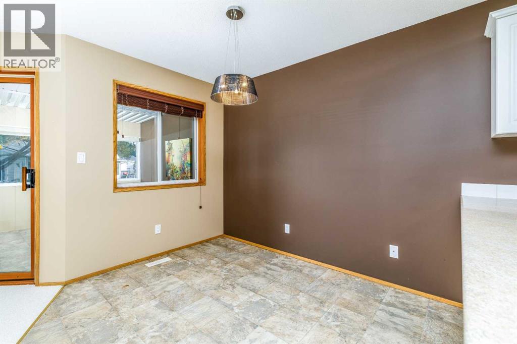38, 2821 Botterill Crescent, Red Deer, Alberta  T4R 2E5 - Photo 9 - A2330010