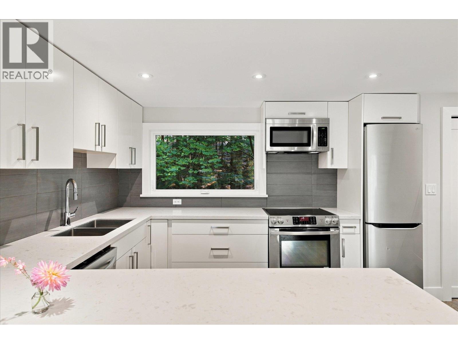 3015 Alpine Crescent, Whistler, British Columbia  V8E 0B8 - Photo 12 - R3161658