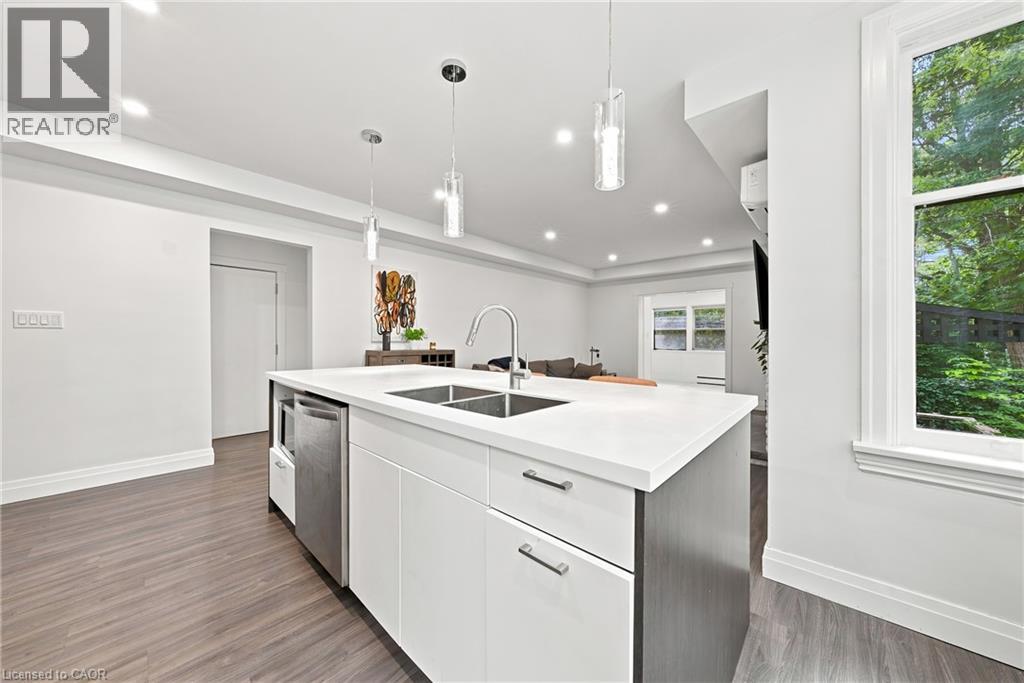 2177 Lakeshore Road, Burlington, Ontario  L7R 1A5 - Photo 11 - 40860358