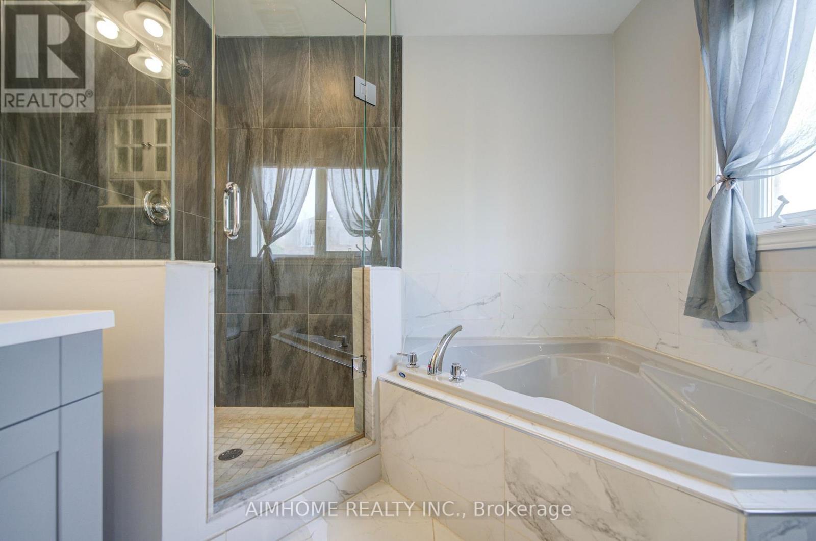 Main - 28 Kiwi Crescent, Richmond Hill (Rouge Woods), Ontario  L4S 2H3 - Photo 30 - N13767054