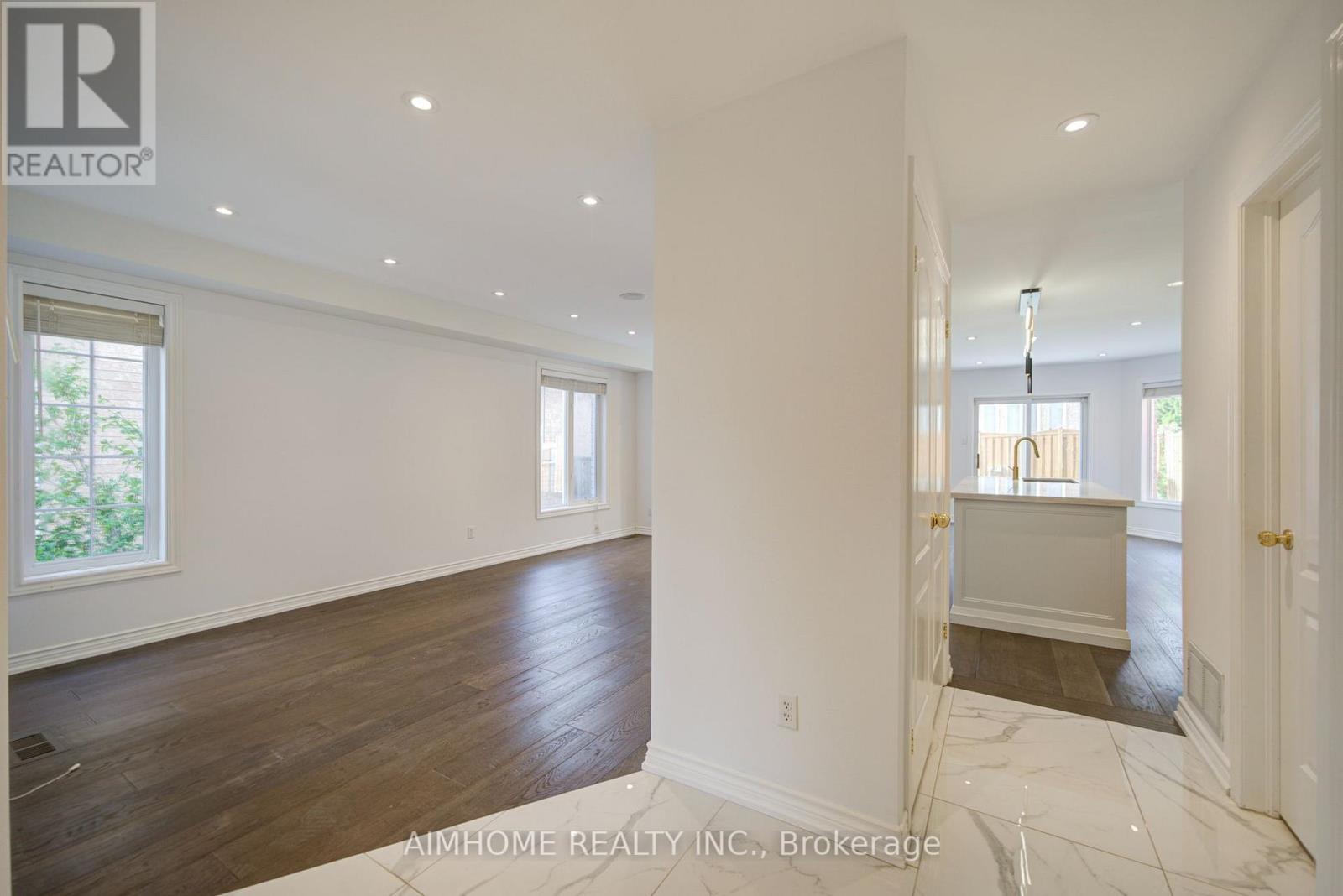 Main - 28 Kiwi Crescent, Richmond Hill (Rouge Woods), Ontario  L4S 2H3 - Photo 5 - N13767054